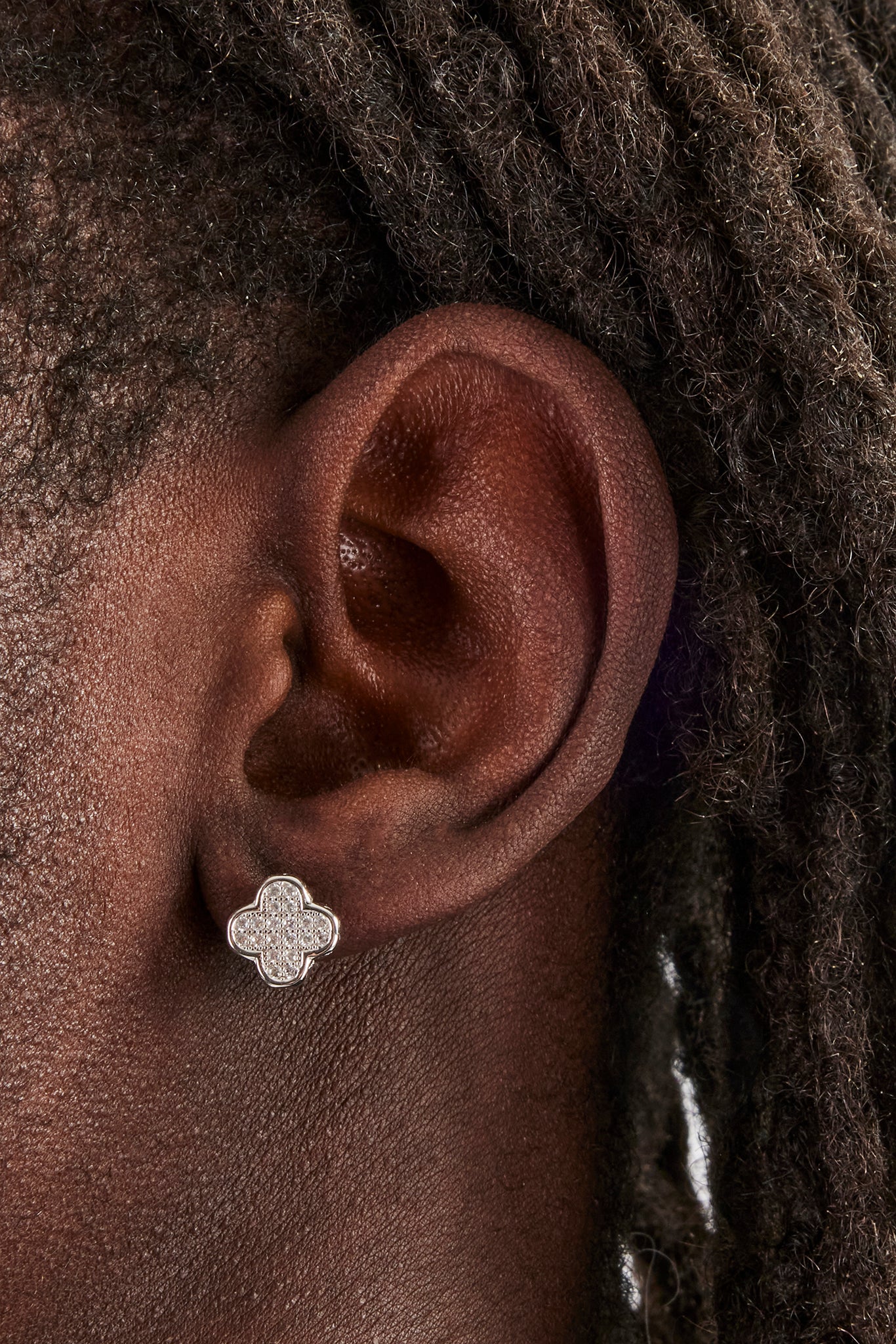 Ohrstecker mit poliertem Randmotiv – 10 mm